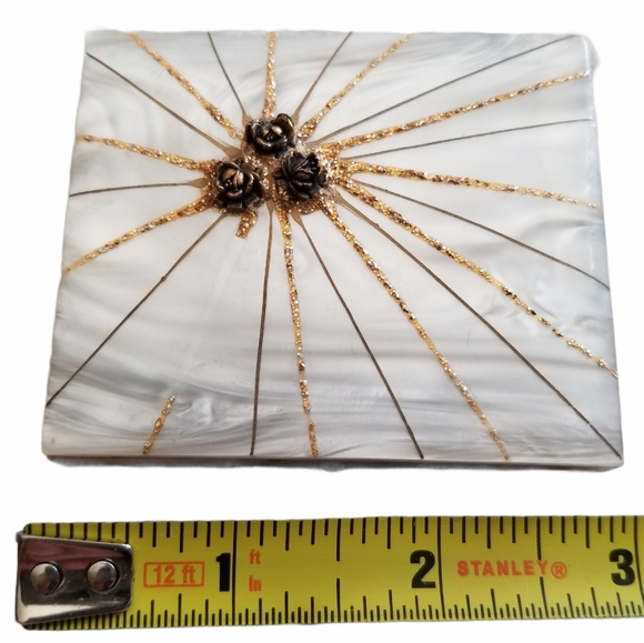 Vintage Mother Of Pearl Gold Tone Mirrored Compact - Picture 13 of 14